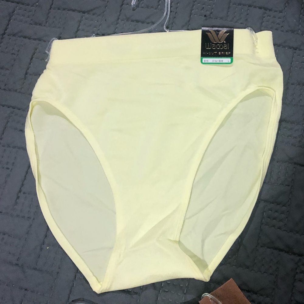 Wacoal B-Smooth Seamless Hi-Cut Brief
